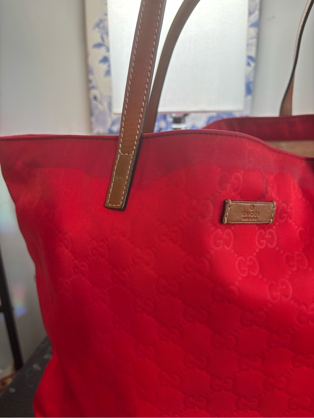 Authentic Gucci Red GG Canvas Jacquard Fabric Tote Bag - Picture 2 of 16